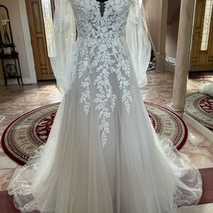 Maggie Sottero Rebecca Ingram, Alexandria Long Bishop sleeve Wedding Dress Sz.10